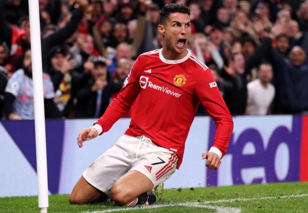 Ronaldo ghi bàn thắng vàng, MU ngược dòng 'không tưởng'